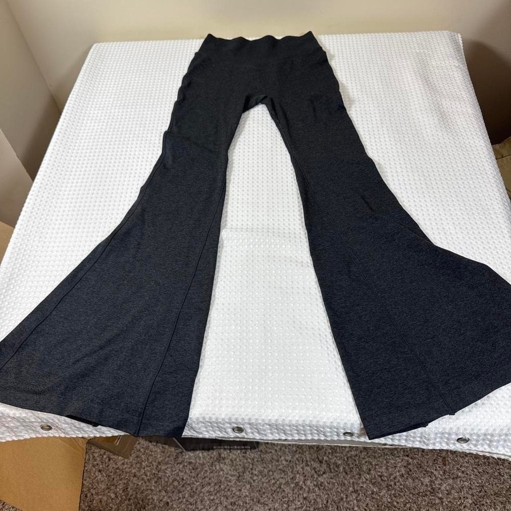 Buffbunny flare leggings Charcoal. Size S